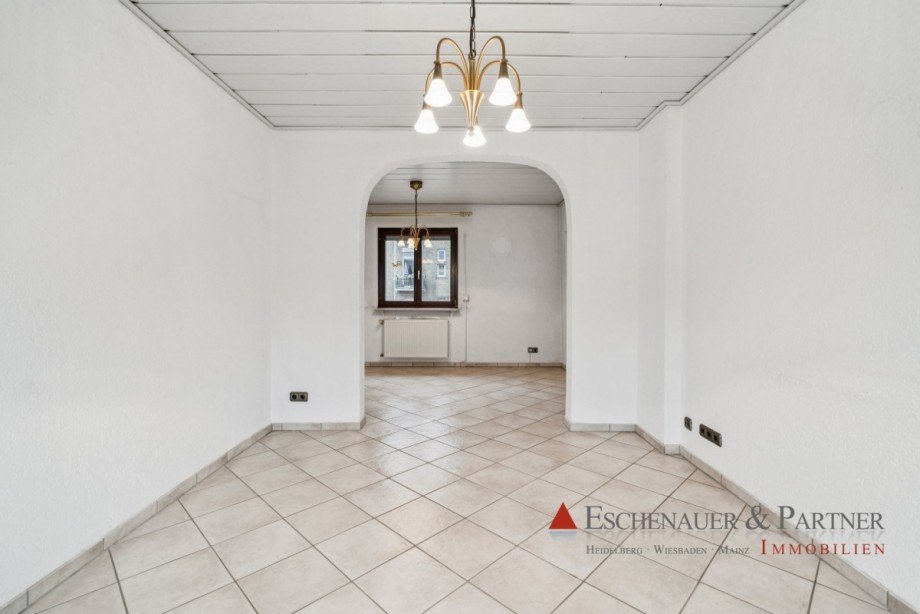 Wohnzimmer OG Zweifamilienhaus Wiesbaden
