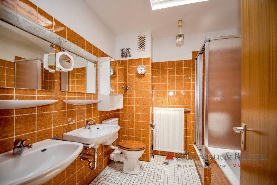 Badezimmer OG Reihenmittelhaus Mainz