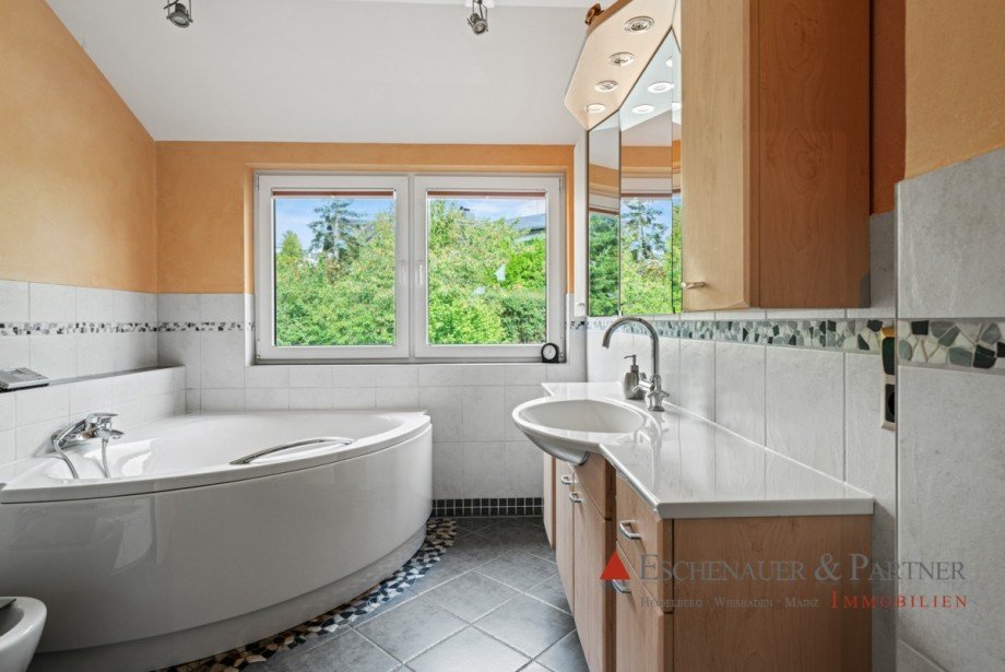 WE1 Bad Zweifamilienhaus Taunusstein