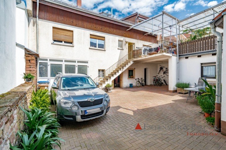 Ansicht Heidelberg Haus ABSOLUTE SELTENHEIT - Sanierungsbed�rftiges Ein-/ Zweifamilienhaus mit riesigem Gartengrundst�ck.