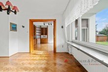 Wohnzimmer Freistehendes Einfamilienhaus in Wiesbaden mit sch�nem gro�en Grundst�ck