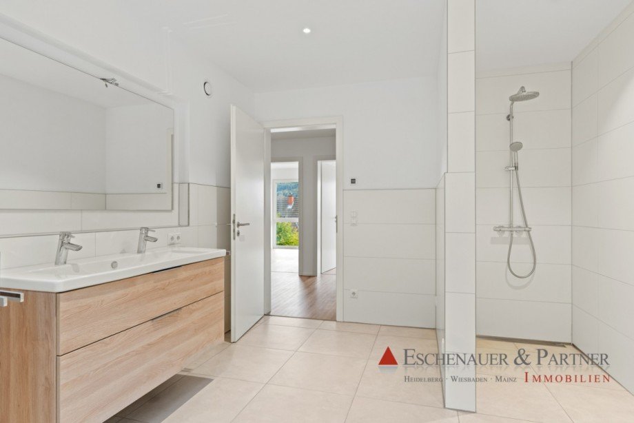 Badezimmer Doppelhaush�lfte Neckargem�nd