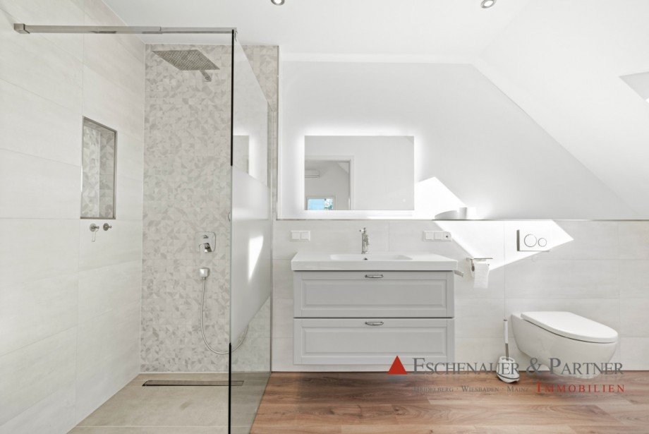 Badezimmer DG Einfamilienhaus Wiesloch