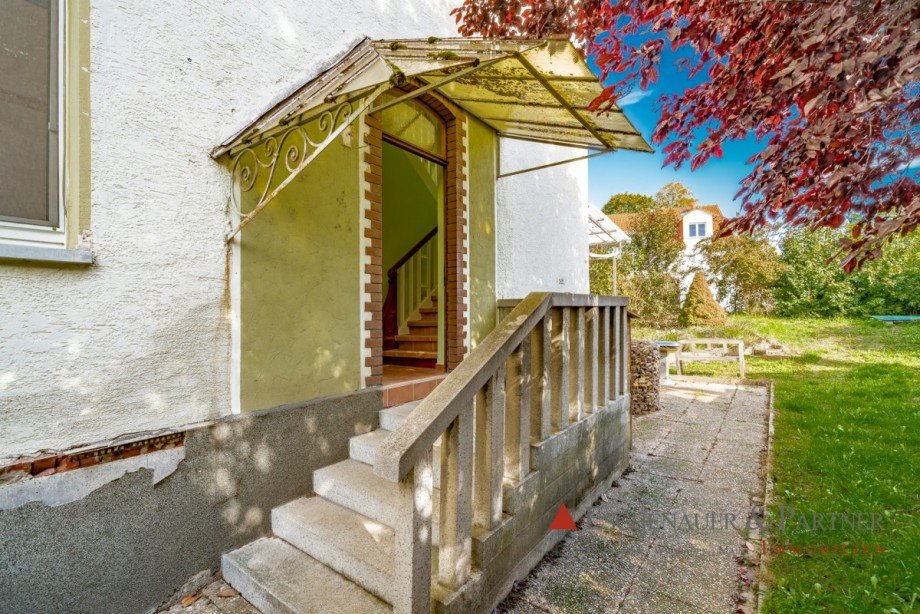 Hauseingang Zweifamilienhaus Oestrich-Winkel