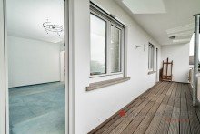 Balkon Freistehendes Einfamilienhaus in Wiesbaden mit sch�nem gro�en Grundst�ck