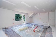 Wohnzimmer DG ERSTBEZUG NACH SANIERUNG - Helle 3 Zimmer Dachgeschosswohnung in kleinem Mehrfamilienhaus