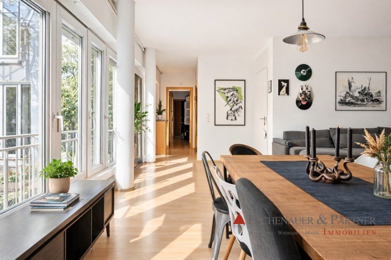 Wohnzimmer Laudenbach Etagenwohnung Attraktive 3-Zimmer-Eigentumswohnung mit Balkon in ruhiger Lage von Laudenbach