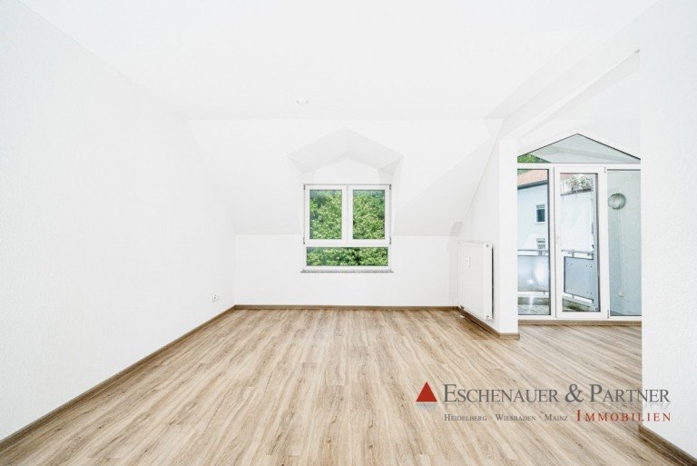 Wohnzimmer Weinheim Dachgeschosswohnung Gem�tliche Dachgeschoss-Maisonette-Wohnung mit Balkon nahe dem historischen Altstadtkern