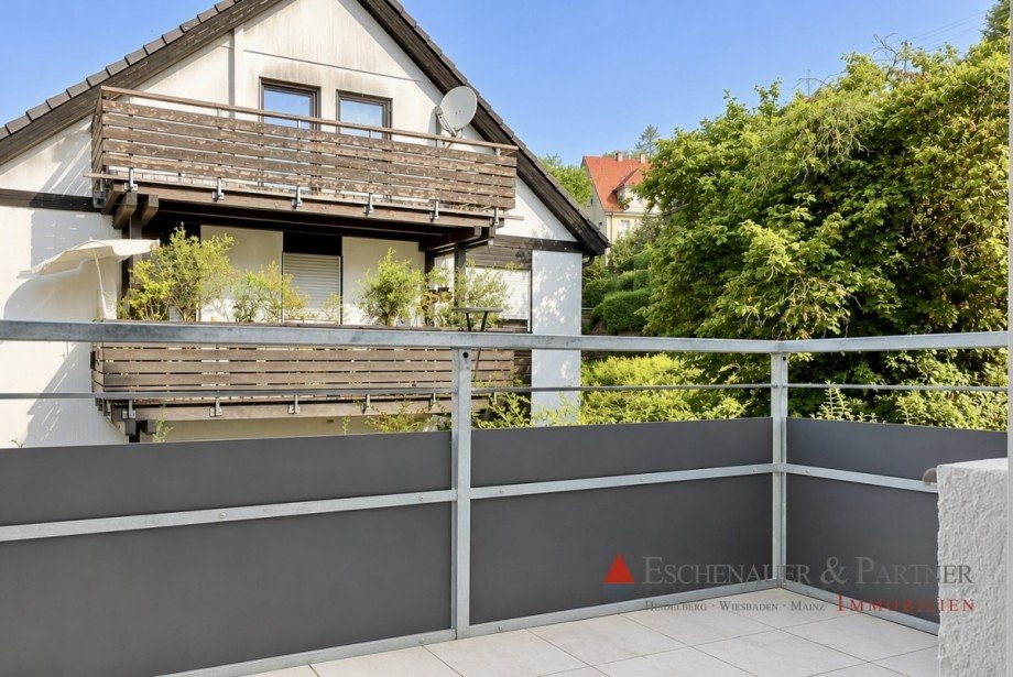 Renoviert und bezugsbereit: 3,5-Zimmer-Wohnung mit zwei Balkonen - Photo 3