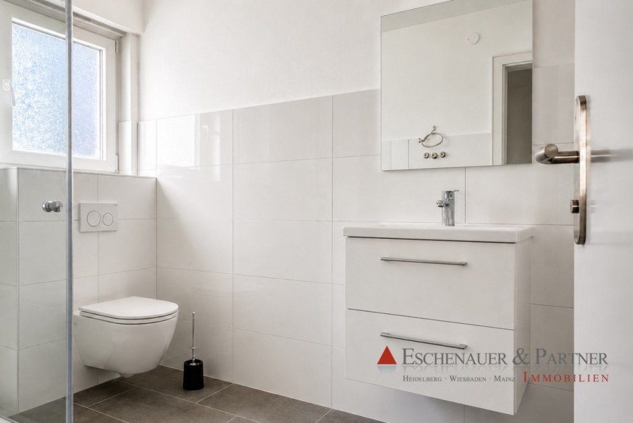 Renoviert und bezugsbereit: 3,5-Zimmer-Wohnung mit zwei Balkonen - Photo 2