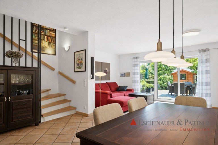 Wohnzimmer Wiesbaden / Erbenheim Reihenmittelhaus Ein Ort zum Wachsen, Lachen und Zuhause sein - einzugsbereites RMH in Wiesbaden-Erbenheim