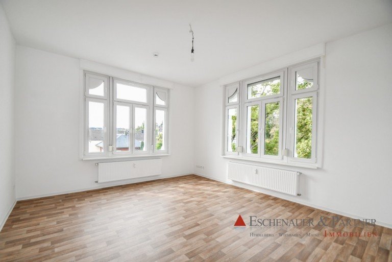 Schlafen 1 Wiesbaden Dachgeschosswohnung Sehr gepflegte und verspielte Dachgeschoss-Altbauwohnung in Wiesbaden Nordost