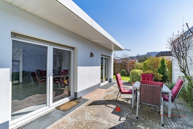 Terrasse Weinheim Einfamilienhaus Bungalow mit Einliegerwohnung in ruhiger und begehrter Wohnlage von Weinheim
