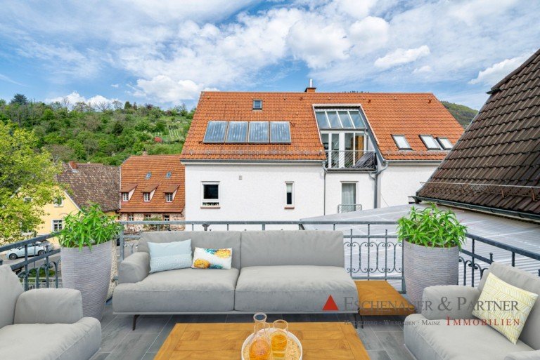 Balkon (digital bearbeitet) Heidelberg Einfamilienhaus DAS BAUERNHAUS-PROJEKT - Individuelles Einfamilienhaus mit Potential in Heidelberg-Handschuhsheim