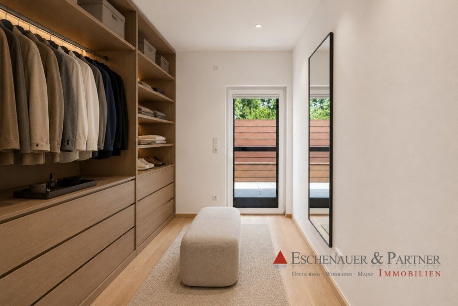 Einrichtungsbeispiel begehbarer Kleiderschrank Penthousewohnung Heidelberg