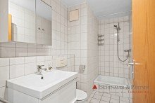 Badezimmer Teilm�blierte 2 ZKB mit 2 Balkonen, Tiefgaragenstellplatz und Personenaufzug in Leimen