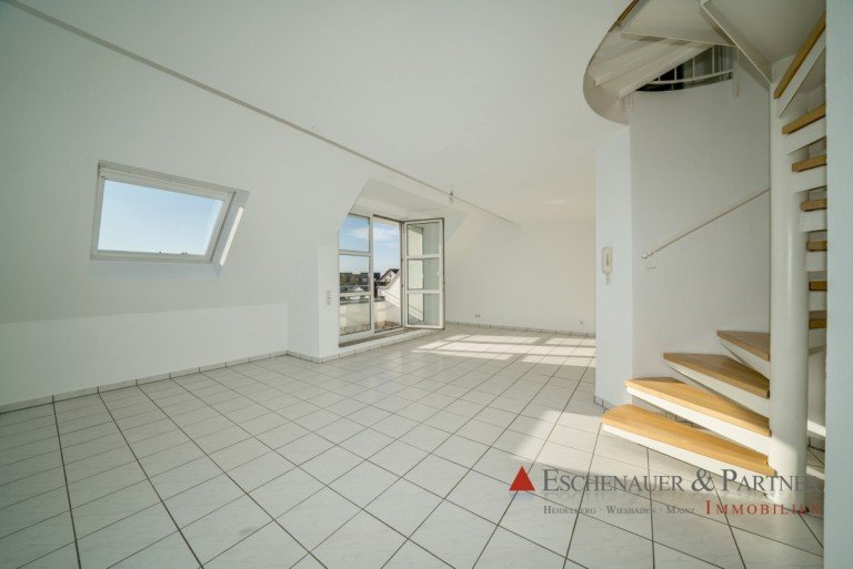 Wohnzimmer Schwetzingen Dachgeschosswohnung IDEAL F�R SINGLES ODER PAARE - Stylische Dachgeschosswohnung in gefragter Wohnlage von Schwetzingen