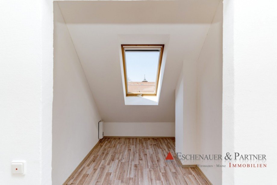 Kleiderschrank Dachgeschosswohnung Mannheim