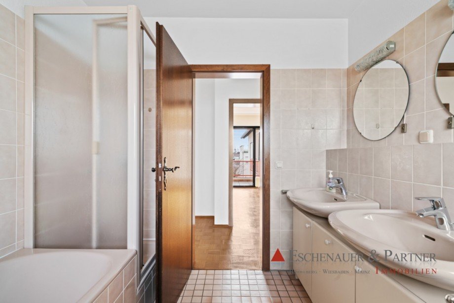 Badezimmer Etagenwohnung Wiesbaden