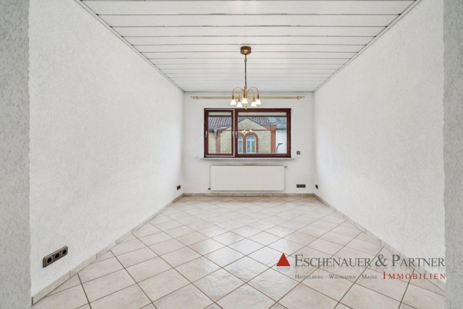Wohnzimmer OG Zweifamilienhaus Wiesbaden