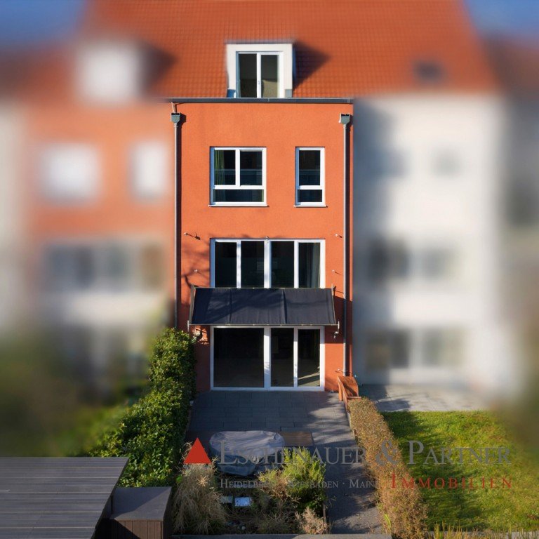 Gartenansicht Heidelberg Reihenmittelhaus FAMILIENFREUNDLICHES ZUHAUSE IN HEIDELBERG - Gro�z�giges RMH mit Garten auf Erbpachtgrundst�ck