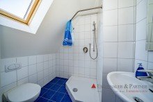 Duschbad Spitzboden RUHIGER PLATZ IM GR�NEN - Lichtdurchflutetes Architektenhaus f�r Naturliebhaber in Nussloch-Maisbach