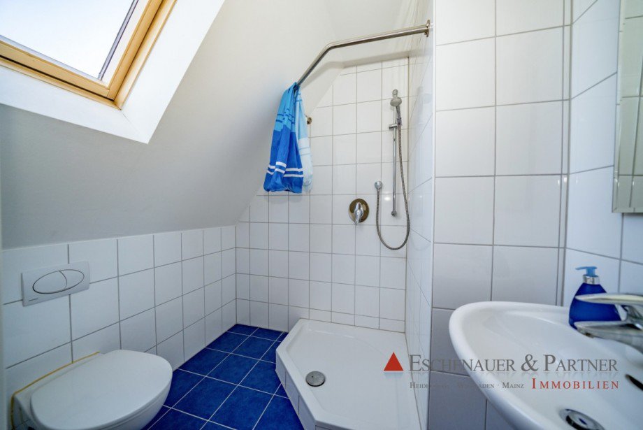 Duschbad Spitzboden Maisonettewohnung Nu�loch