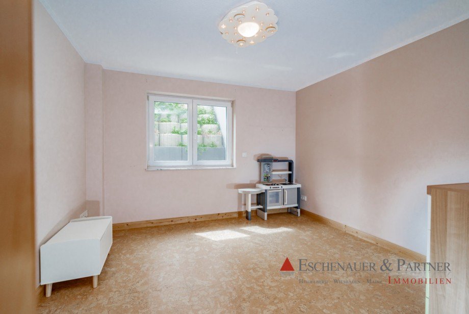 Kinderzimmer UG Maisonettewohnung Fl�rsheim am Main