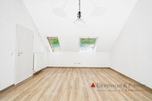 Schlafzimmer Gem�tliche Dachgeschoss-Maisonette-Wohnung mit Balkon nahe dem historischen Altstadtkern