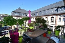 Balkon Wohnen im barocken Altbau in direkter Mainn�he!
