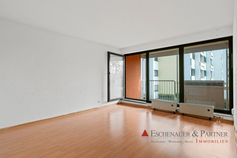 Wohnzimmer Wiesbaden Etagenwohnung Vermieten oder Einziehen! Gut geschnittene 2 Zimmerwohnung im Hessenring - Wiesbaden Nordenstadt.