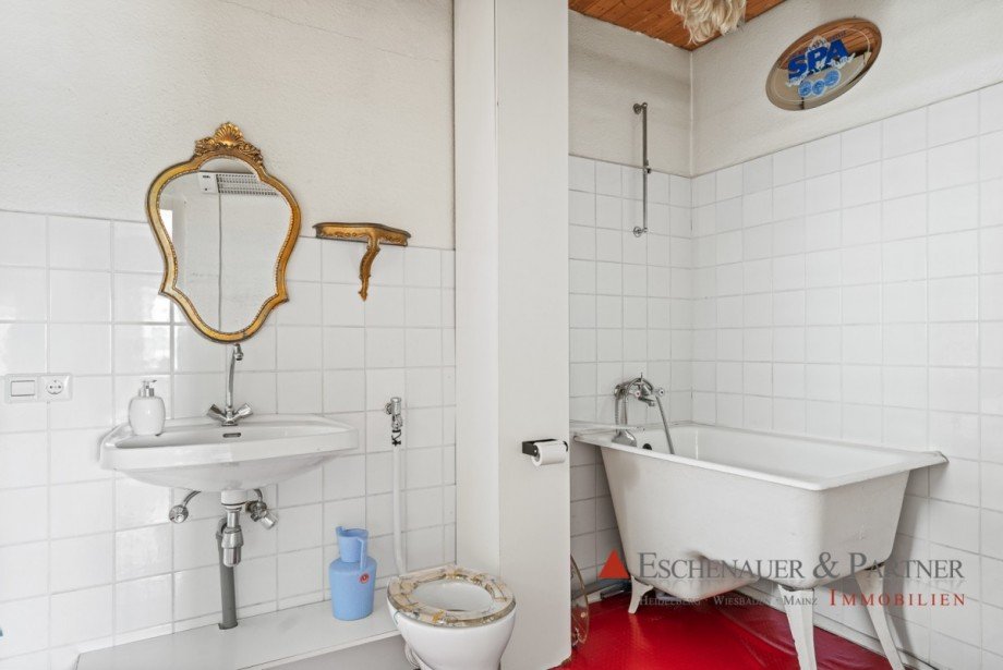 Badezimmer DG Doppelhaush�lfte Neckarsteinach