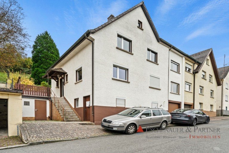 Hausansicht Meckesheim Zweifamilienhaus Gro�es Zweifamilienhaus, Teilsanierung, in ruhiger Wohnlage von Meckesheim!