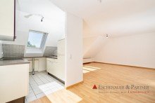 Wohn-/ Essbereich Charmante 2 Zimmer Dachgeschosswohnung mit sonnigem Balkon in Eppelheim